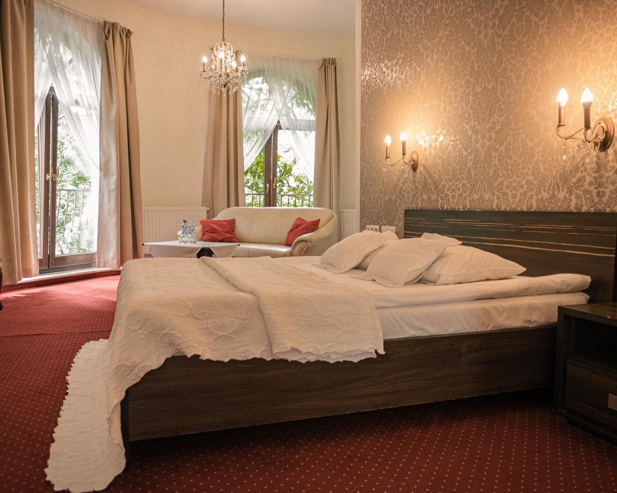 Hotel Korona รืบนิค ภายนอก รูปภาพ